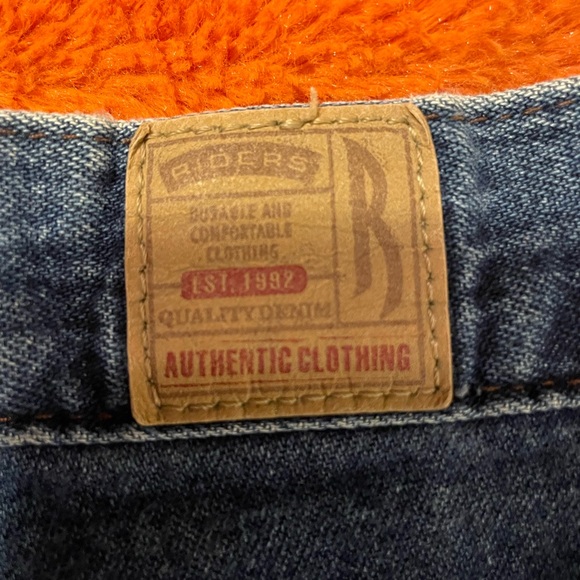 RIDERS Capri’s Denim - Picture 2 of 5
